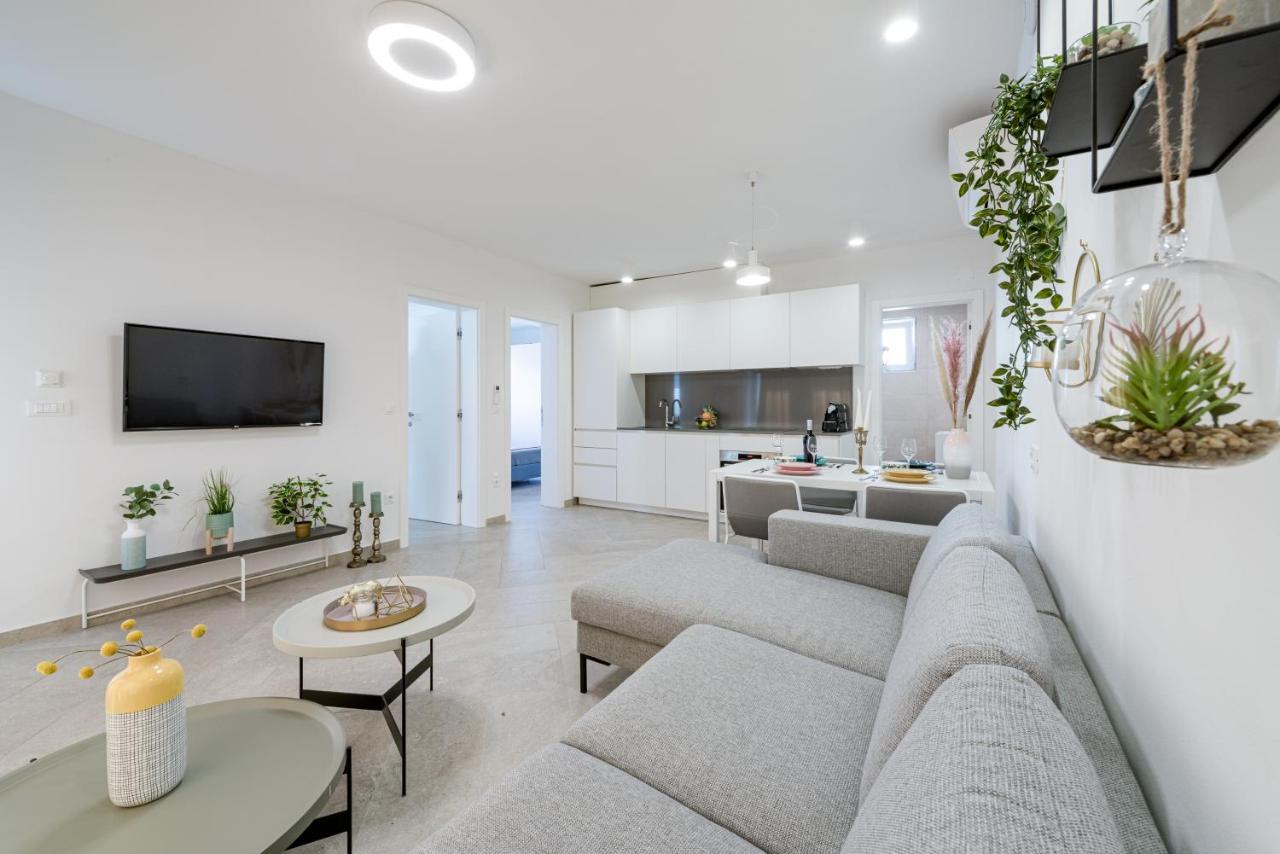 Apartments Villa Poco Loco Млини Екстер'єр фото