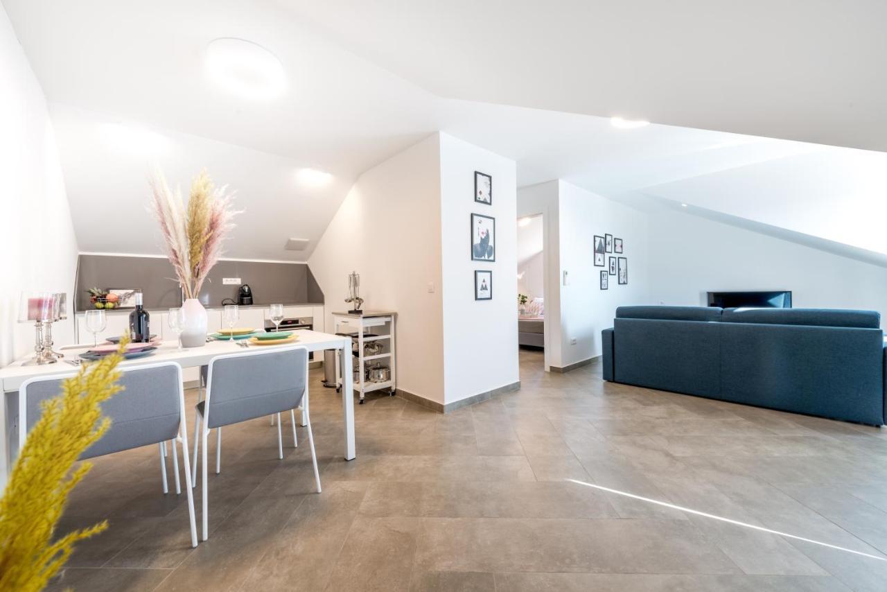 Apartments Villa Poco Loco Млини Екстер'єр фото